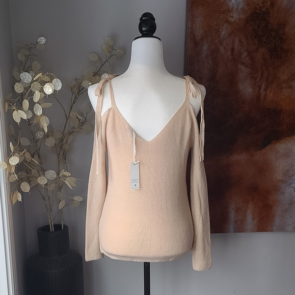 Nwt black swan cold shoulder sweater - Picture 5 of 7